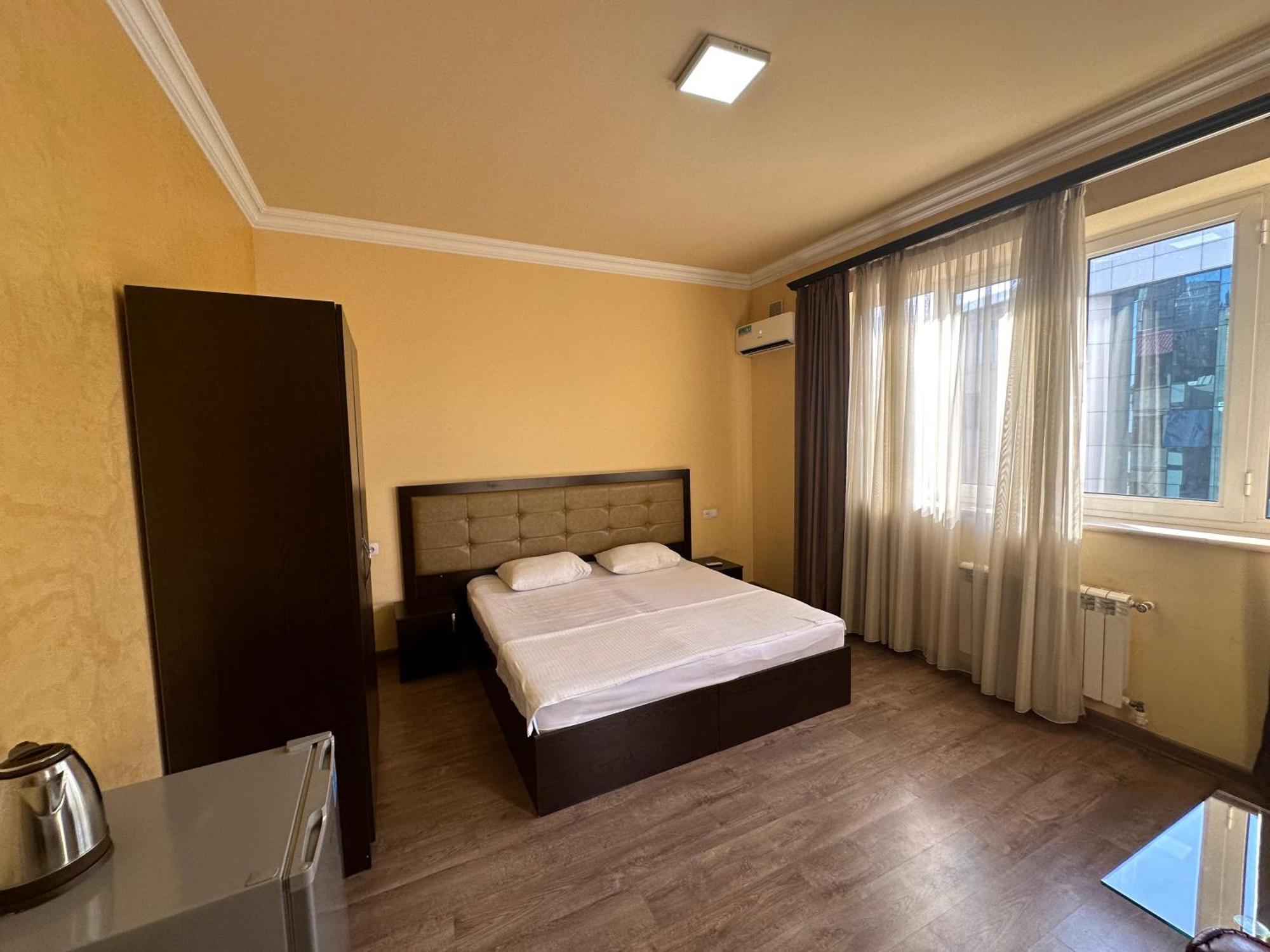 Express Hotel Єреван Екстер'єр фото